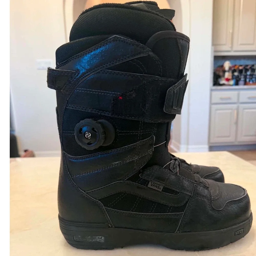 Vans Snowboard Boots Sz 10 Black BOA Lacing System Power Strap Mens Snowboarding
